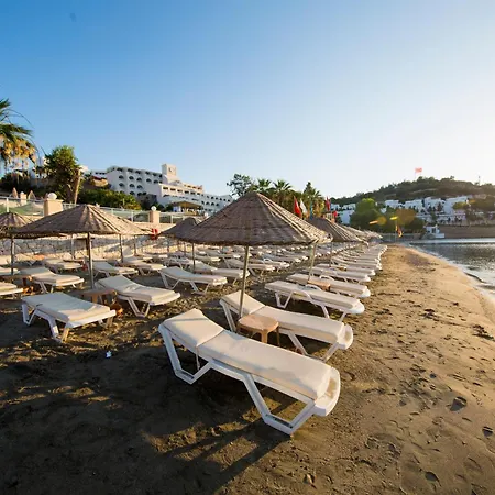 サルマキス リゾート＆スパ 5*